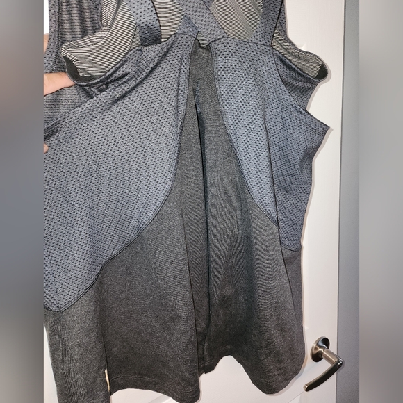 💥Sale💥Lole Tank with Built in Sports Bra - Picture 5 of 7